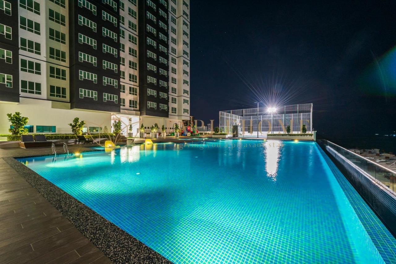Amber Cove Premier Suites Melaka Bagian luar foto