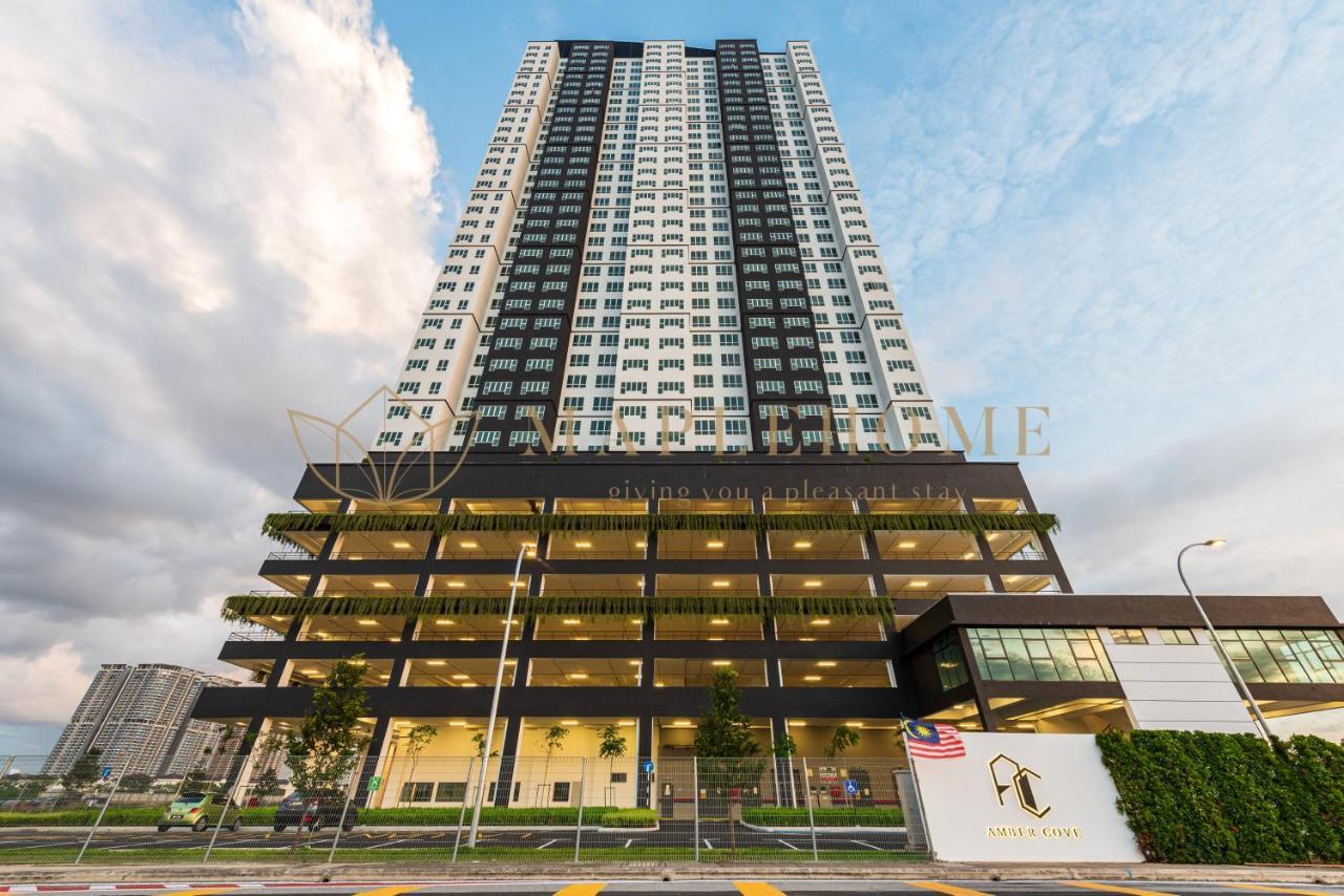 Amber Cove Premier Suites Melaka Bagian luar foto